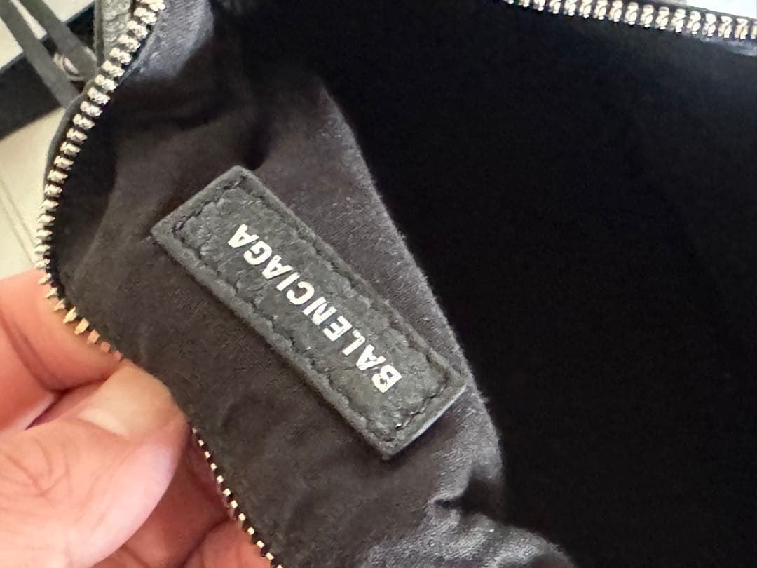 バレンシアガ ルカゴール シリンダーバッグ