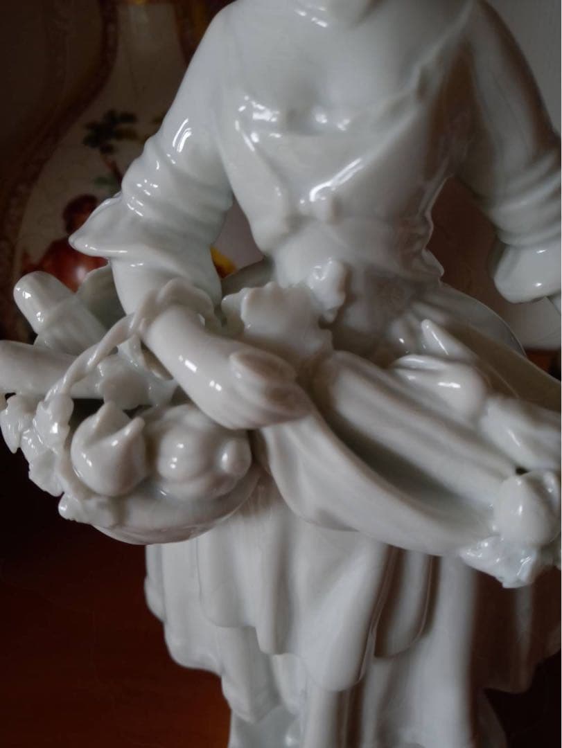 Augarten アウガルテン　フィギュリン　陶器　人形　磁器人形　検　ヘレンド