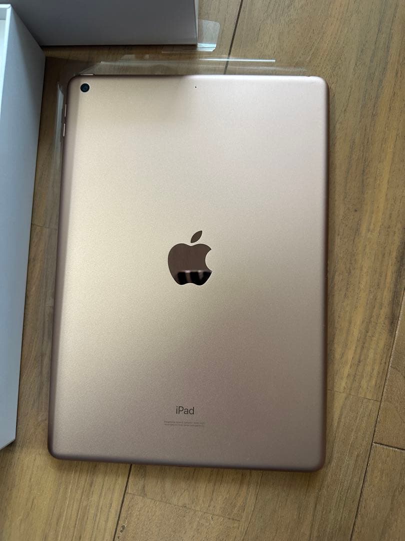 中古美品　ipad第8世代　128GB ゴールド