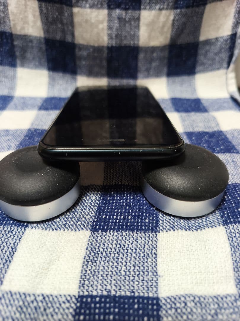 iPhone se3 ミッドナイト バッテリー85%