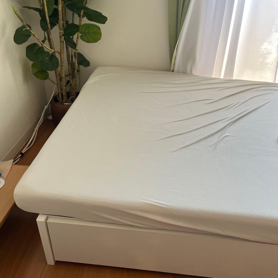 定価送料込み64000円程ニトリ セミダブルベッドフレーム ホワイト