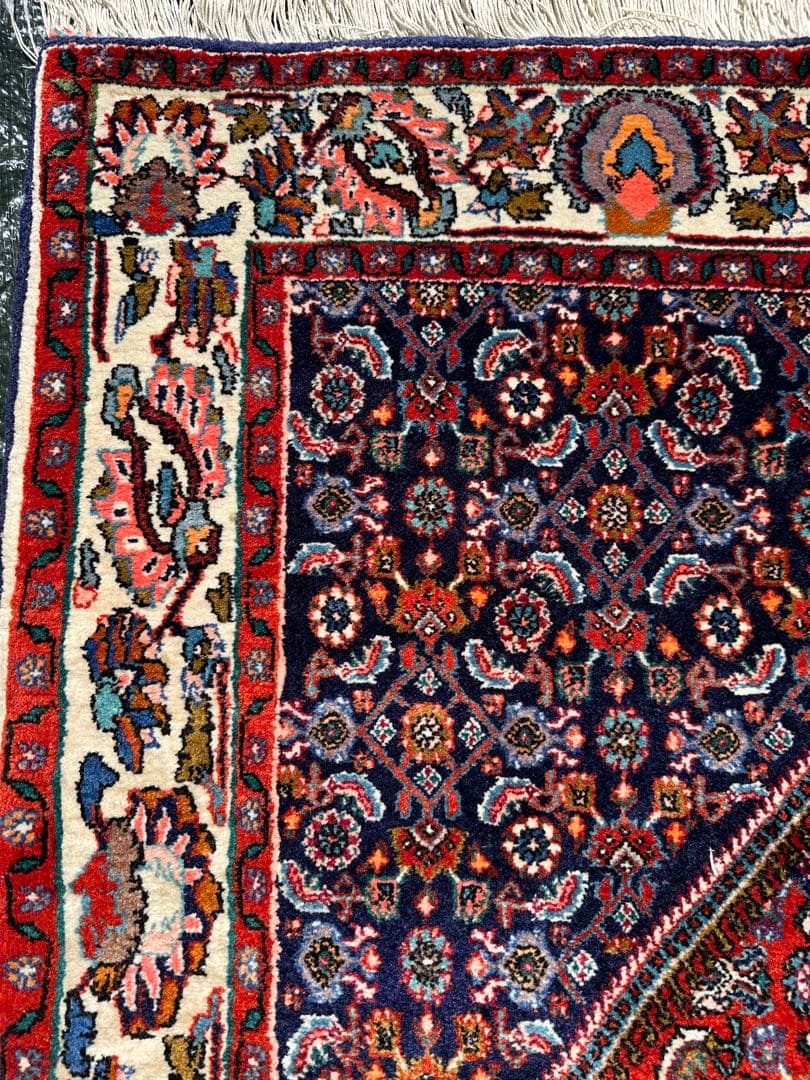 手織りペルシア絨毯　ビジャー産　サイズ約167x118cm ウール100%