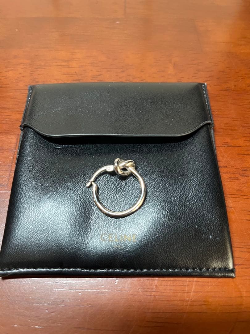 Celine ノットスモールフープ ピアス 片耳