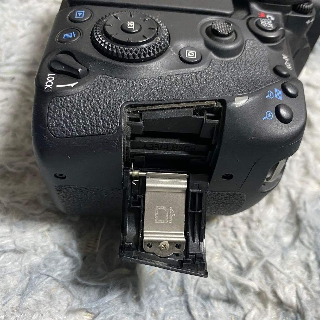 美品 キャノン デジタル一眼レフカメラ Canon EOS 90D