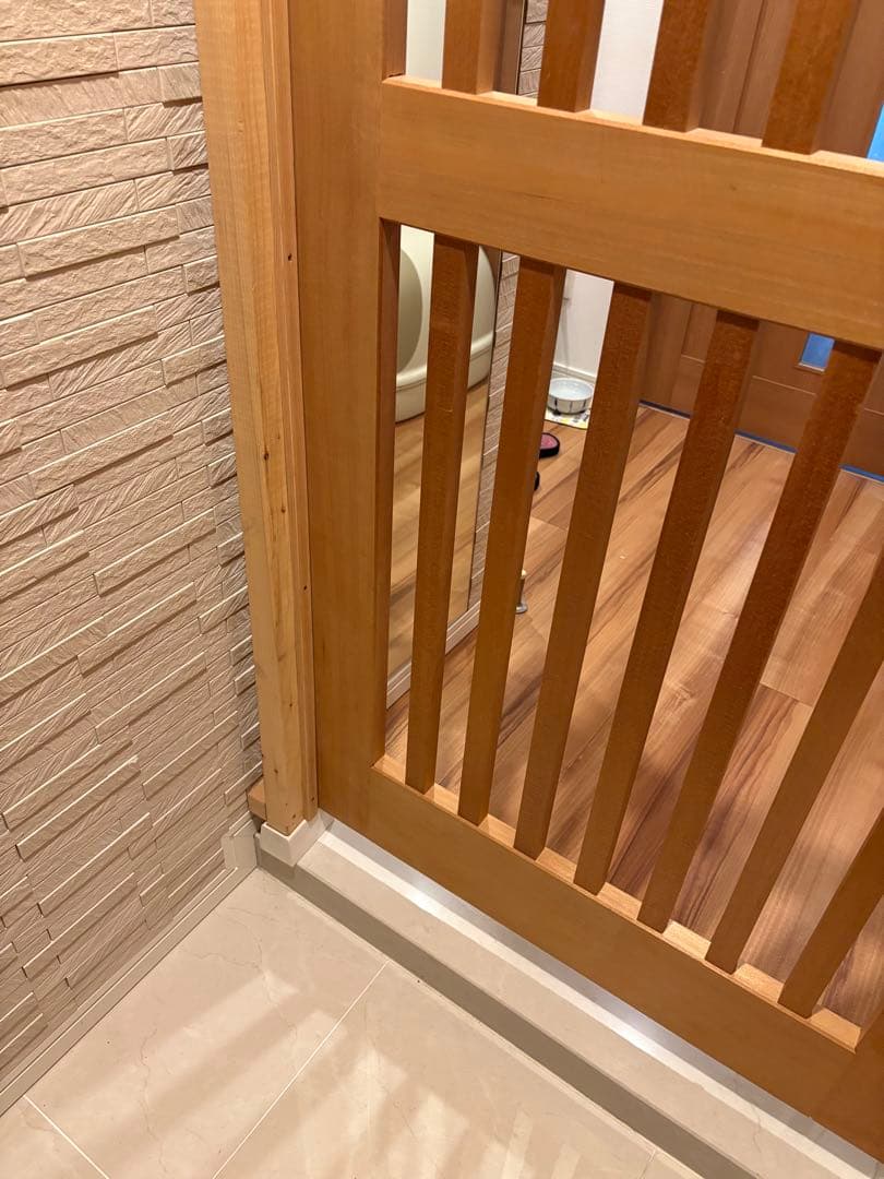 ペット脱走防止ドア ハイクオリティ無垢材　インテリア性抜群❗️