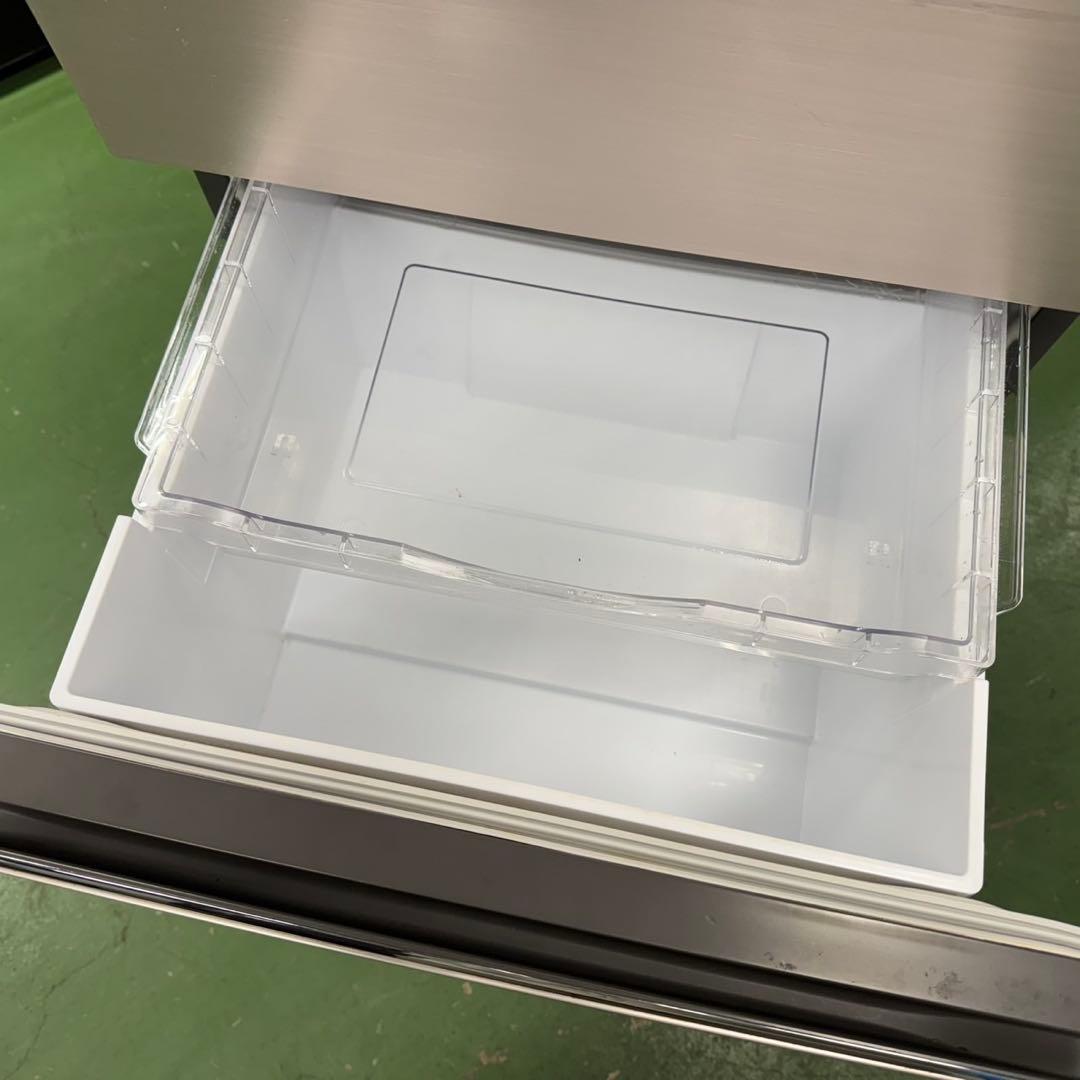 158 大型冷蔵庫　300L強　自動製氷機付　右開き　関東配送　美品　日立