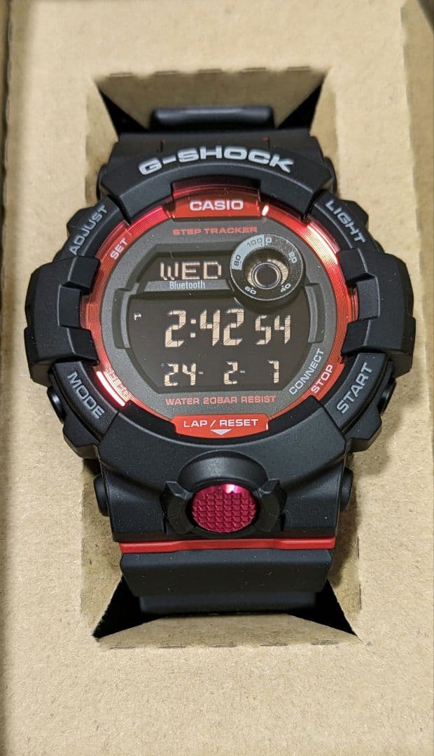平野紫耀　着用モデル　CASIO G-SHOCK　　GBD-800-1 レッド