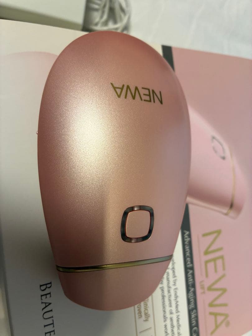 NEWAリフト 美顔器 ピンク 充電器付