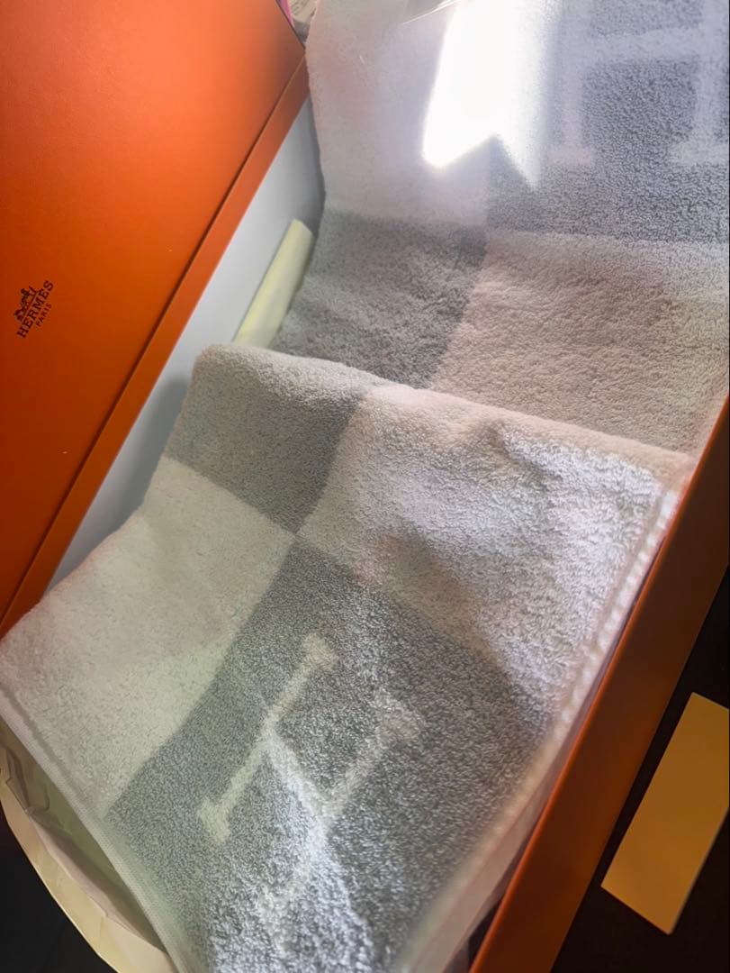 g1656 新品未使用 HERMES バスタオル グレー ホワイト アヴァロン