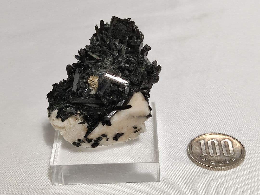 パワーストーン　天然石　原石　エジリン輝石　33g　No.159