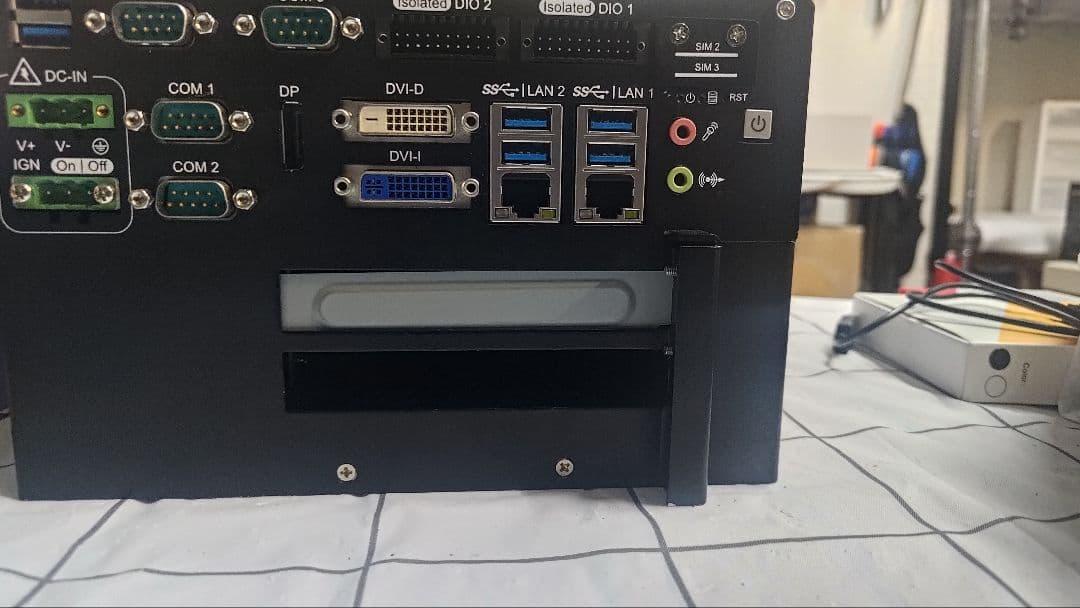 【ジャンク品】産業用組み込みコンピュータVecow RCS-9220H