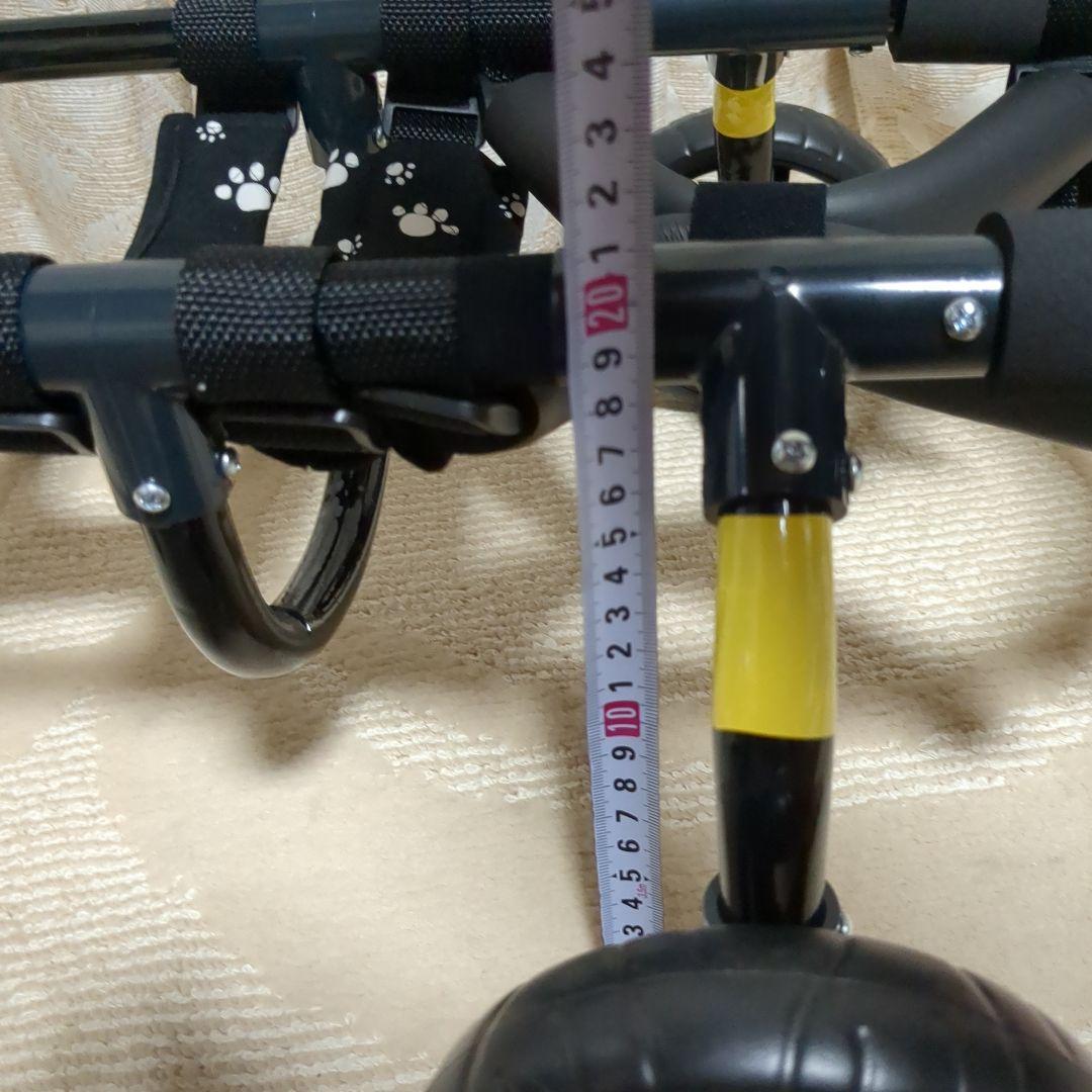 ワンちゃん4輪　リハビリ　食事補助　犬用車椅子　シニア体制維持　犬の歩行器