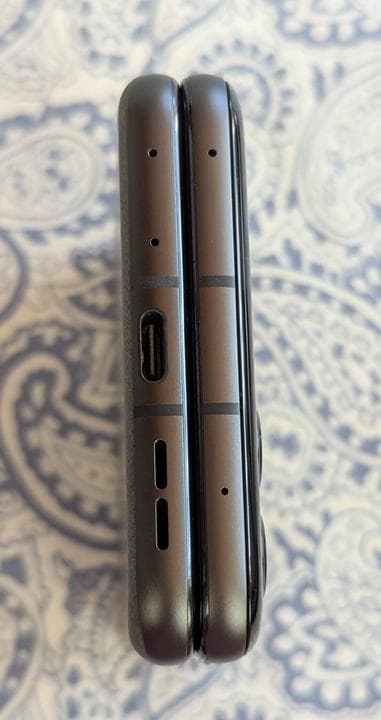 美品！Motorola razr 50 ☆おまけ付き☆