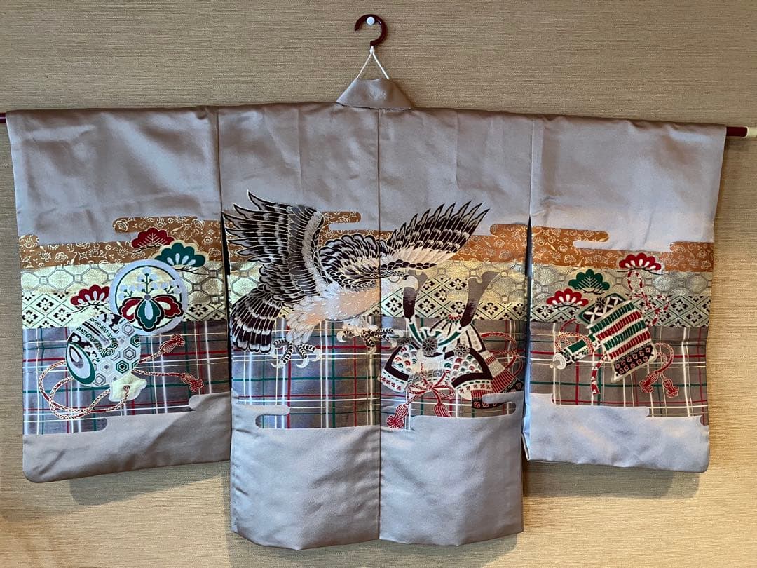 子供用羽織　アイボリー色　羽織紐付き　七五三　正絹