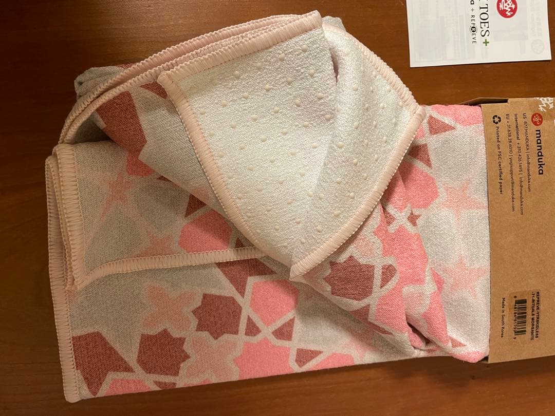 【新品　未使用】Manduka（マンドゥカ） Yogitoes ヨガラグ