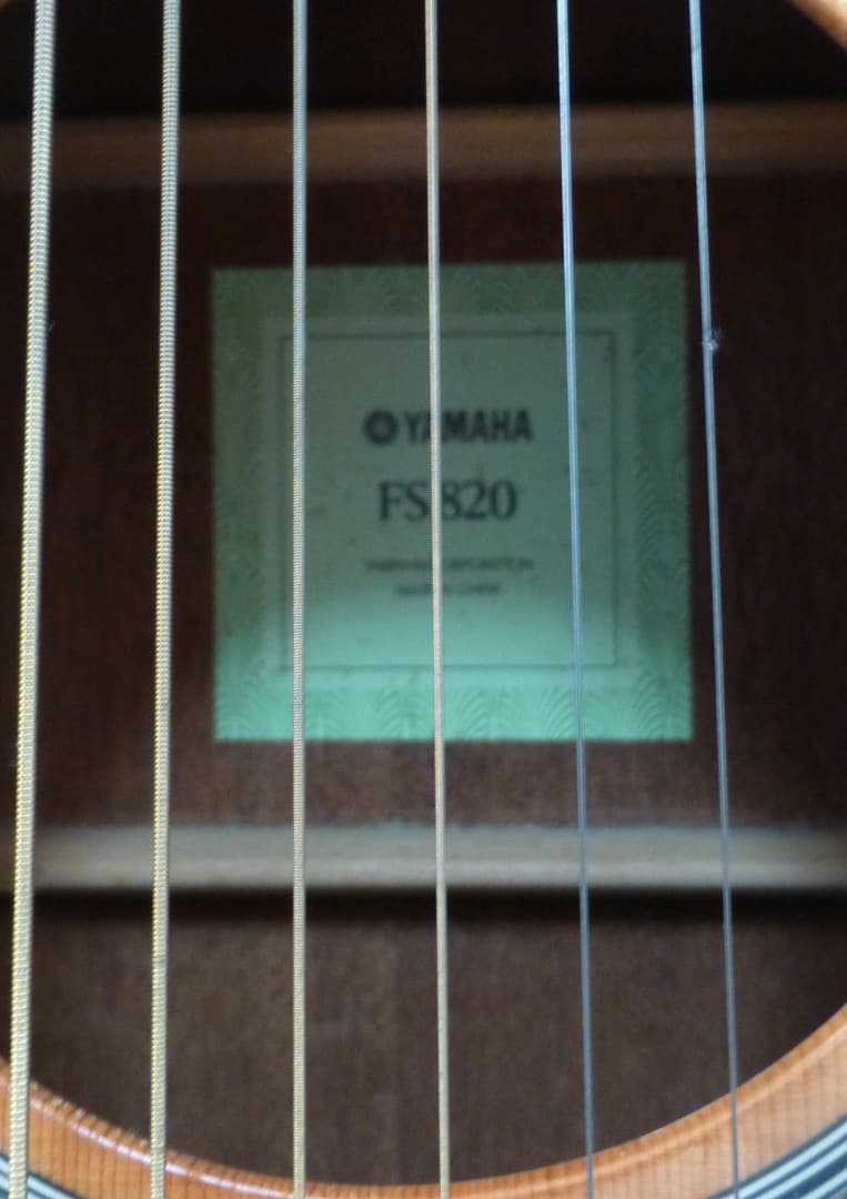 YAMAHA FS820　ヤマハ　アコースティックギター　ソフトケース付