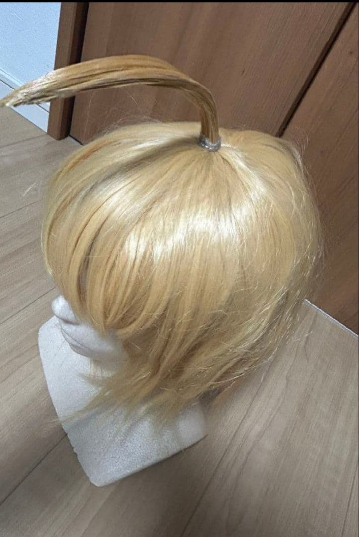 Fate アルトリア(剣)セイバー　コスプレ衣装一式　靴　鎧　ウィッグ付き