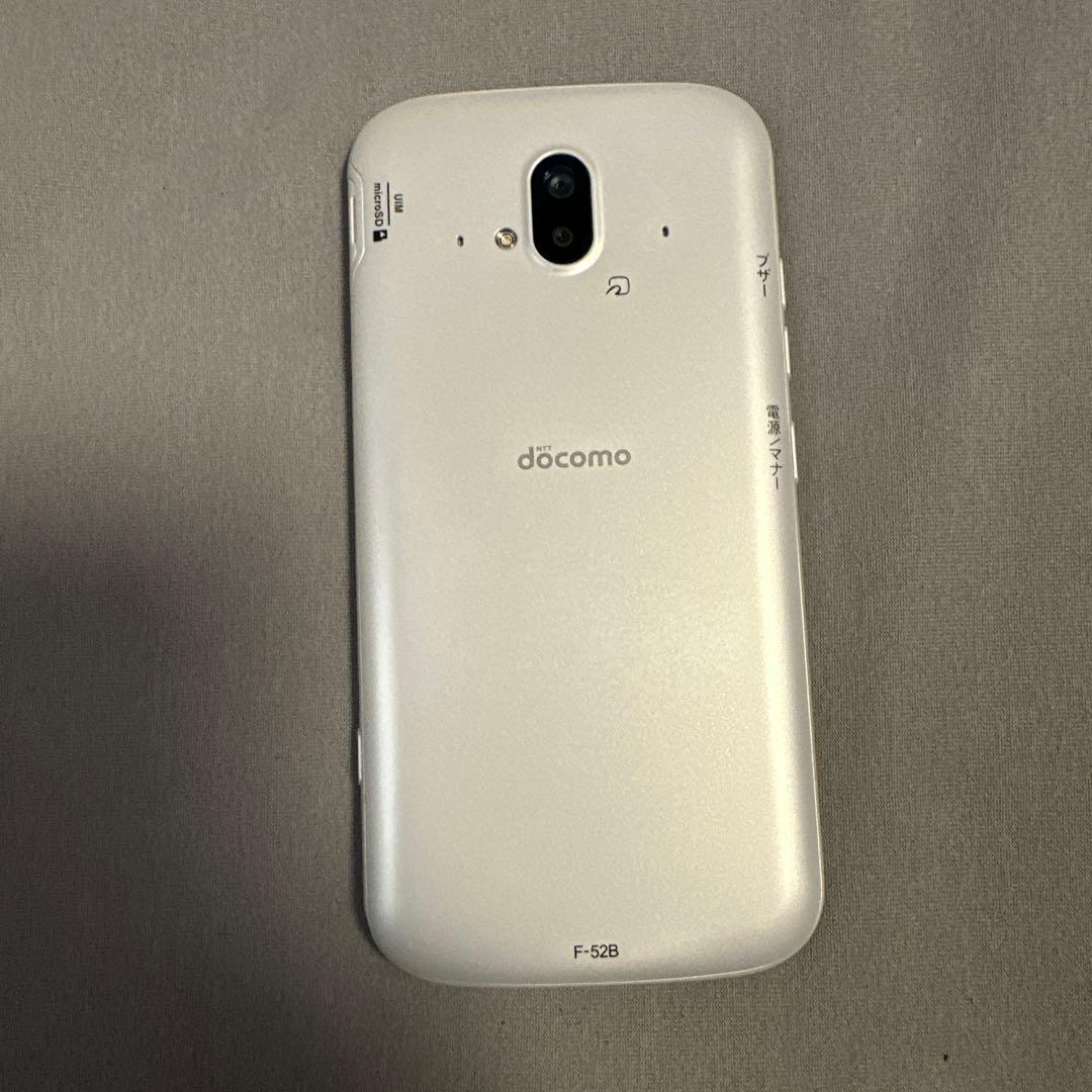 docomo らくらくスマートフォン F-52B SiMフリー 3