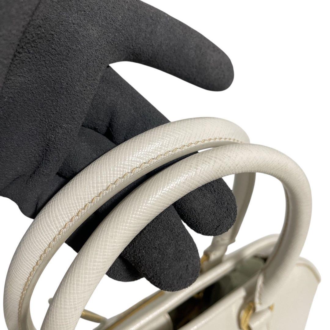 【極美品】プラダ　サフィアーノ　三角ロゴ　ハンドバッグ　2way　5341