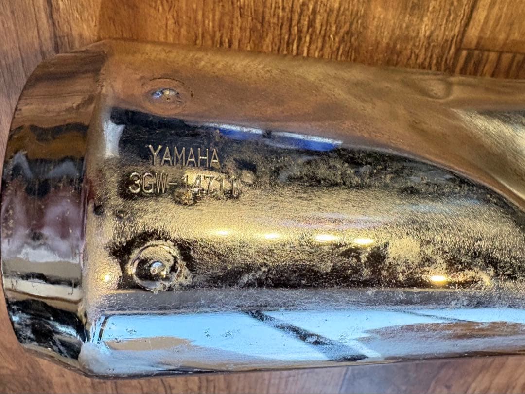 SR400 マフラー　3GW-14711 凹みあり