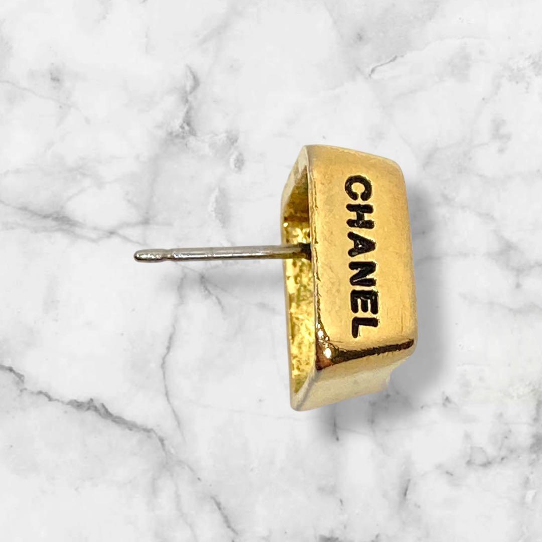 ヴィンテージ CHANEL ココマーク キューブ片耳 ピアス ゴールド 1-87
