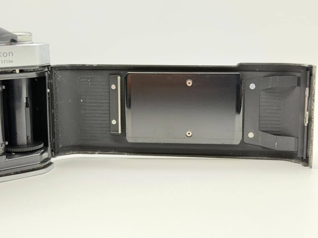 Nikon FM シルバー 初期型 ボディ フィルムカメラ