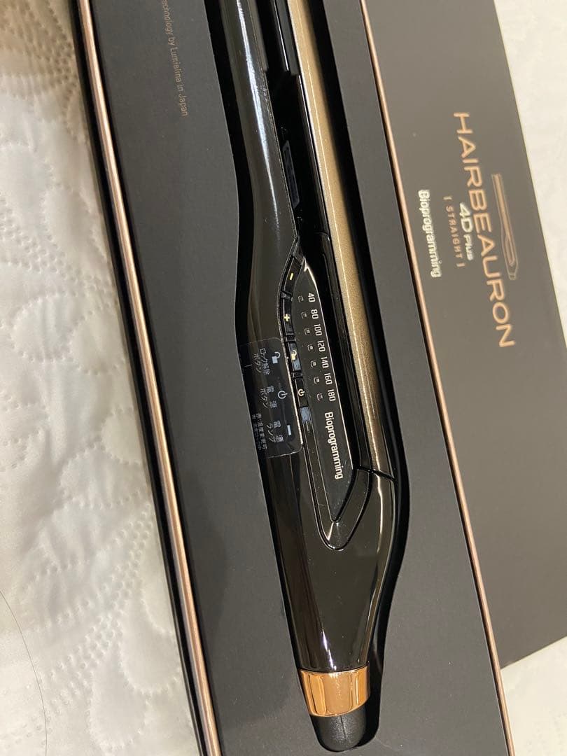 HAIRBEAURON 4D Plusのストレートアイロン　ヘアビューロン