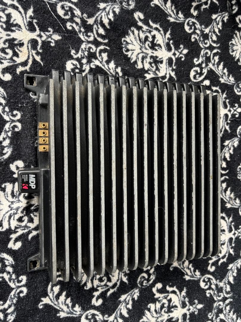 キッカー　スピーカー　アンプ