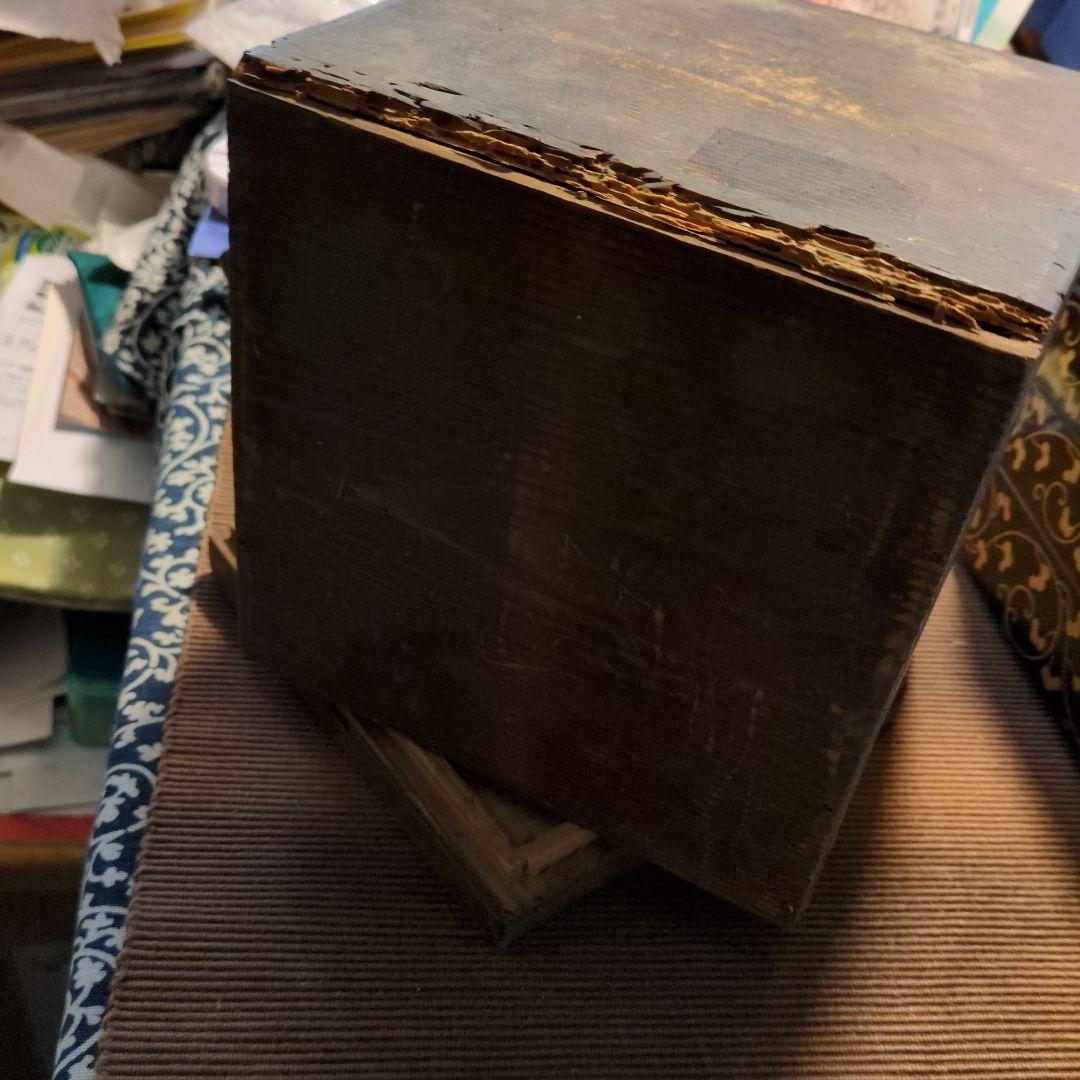 木製漆塗り蒔絵4段重箱箱入り 16x15x高さ17センチ