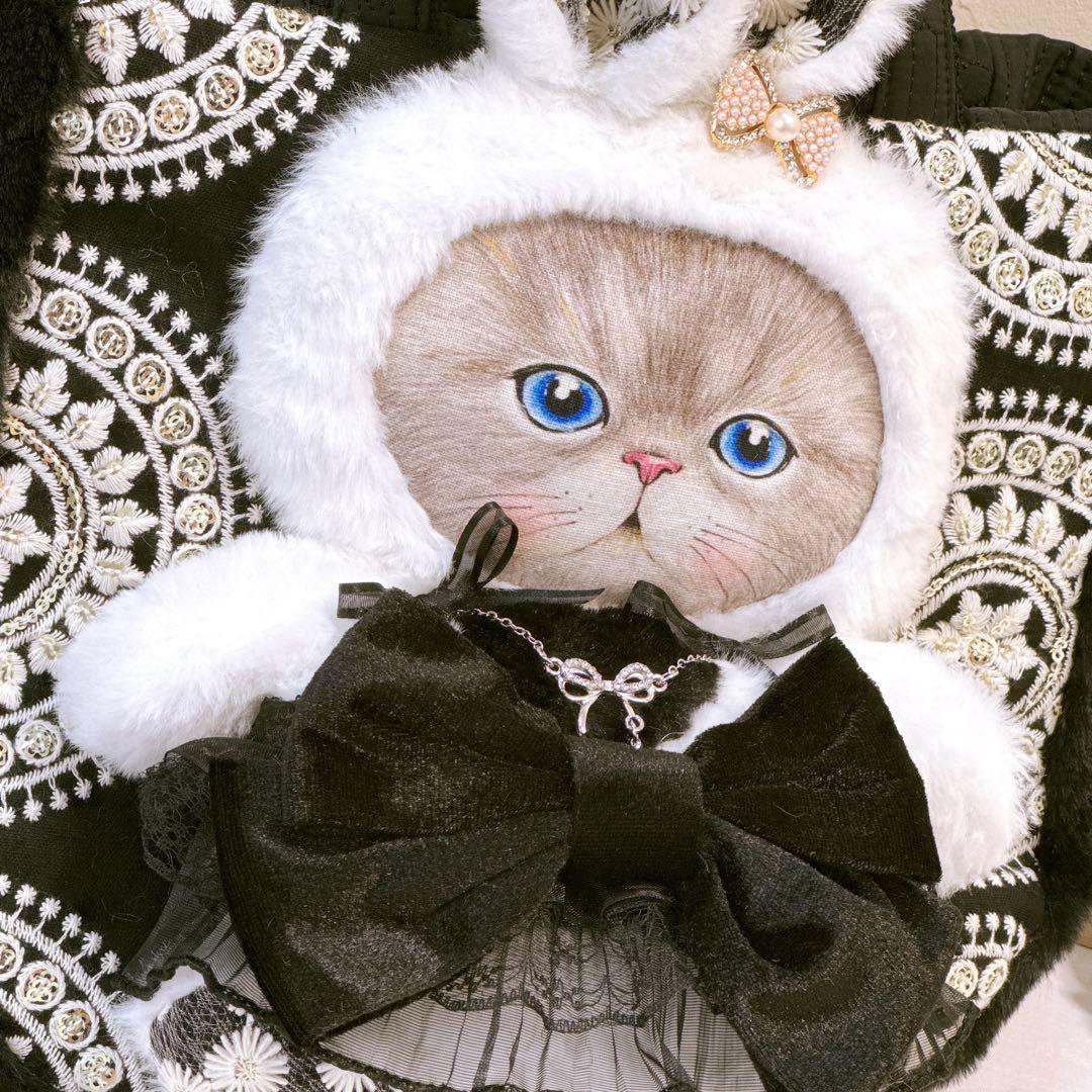 こ*ろ様 コヤンイサムチョン♡新作インド刺繍×パールファーbigルミちゃんのトー