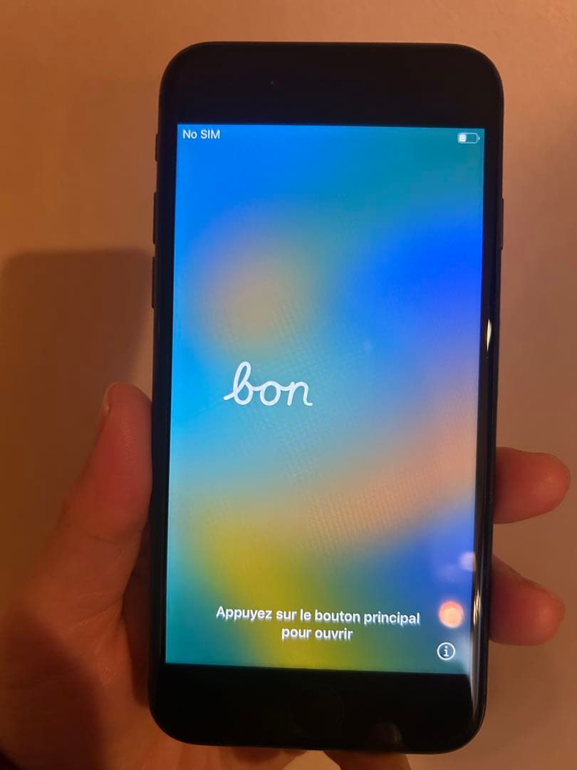 Apple iPhone 8 スペースグレー 本体