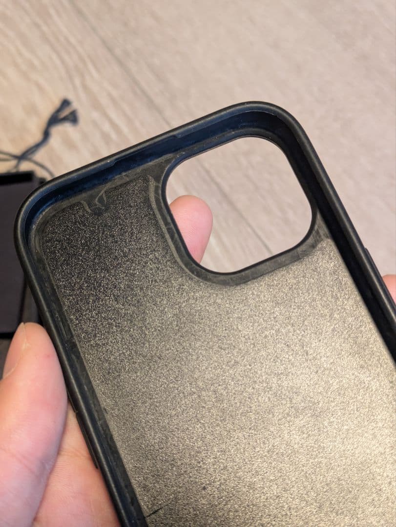 PRADA iPhone15 ケース