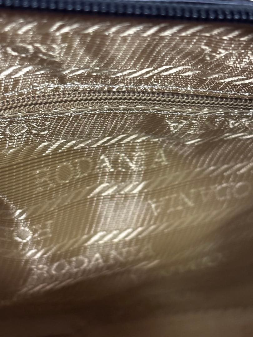 CAIMAN CROCODILE　ハンドバッグ　ブラック　ブガッティ型　新品