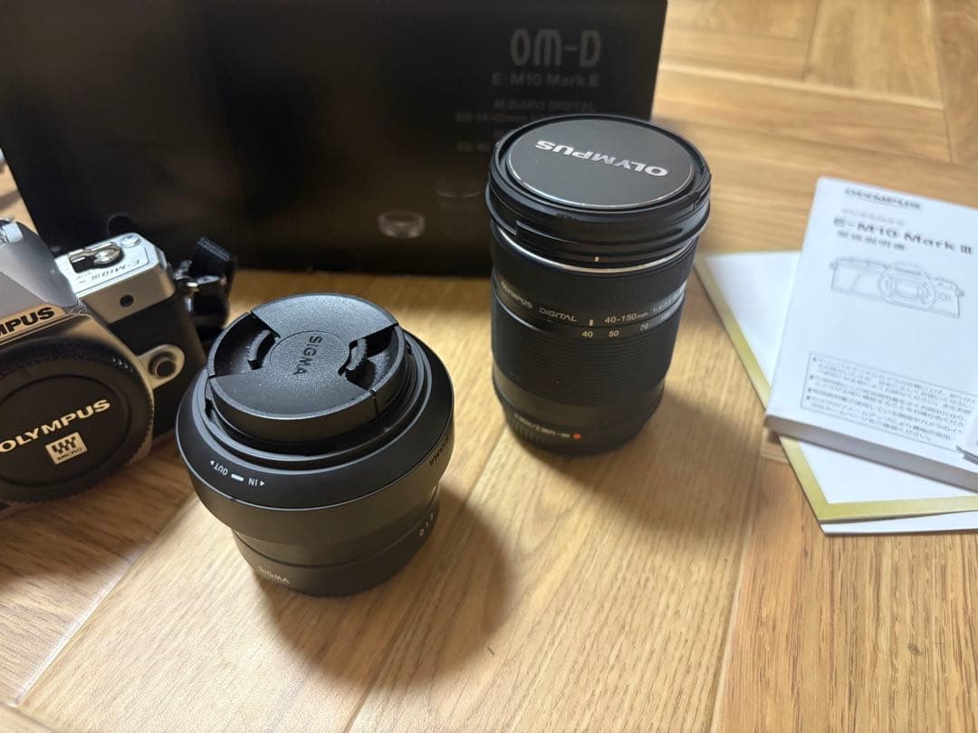 は*か様 簡易清掃済み オリンパスOM-D E-M10 MarkⅢ 単焦点レンズ