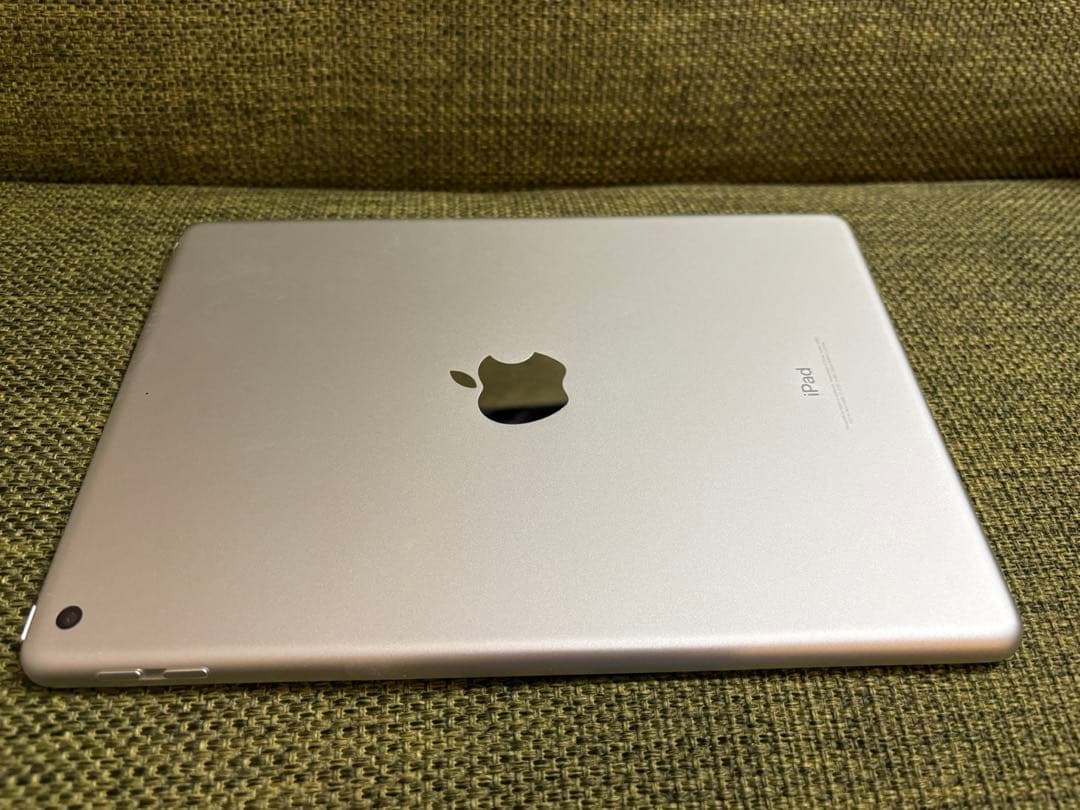 ［美品］Apple iPad グレー 第6世代 32G Wi-Fiモデルおまけ付