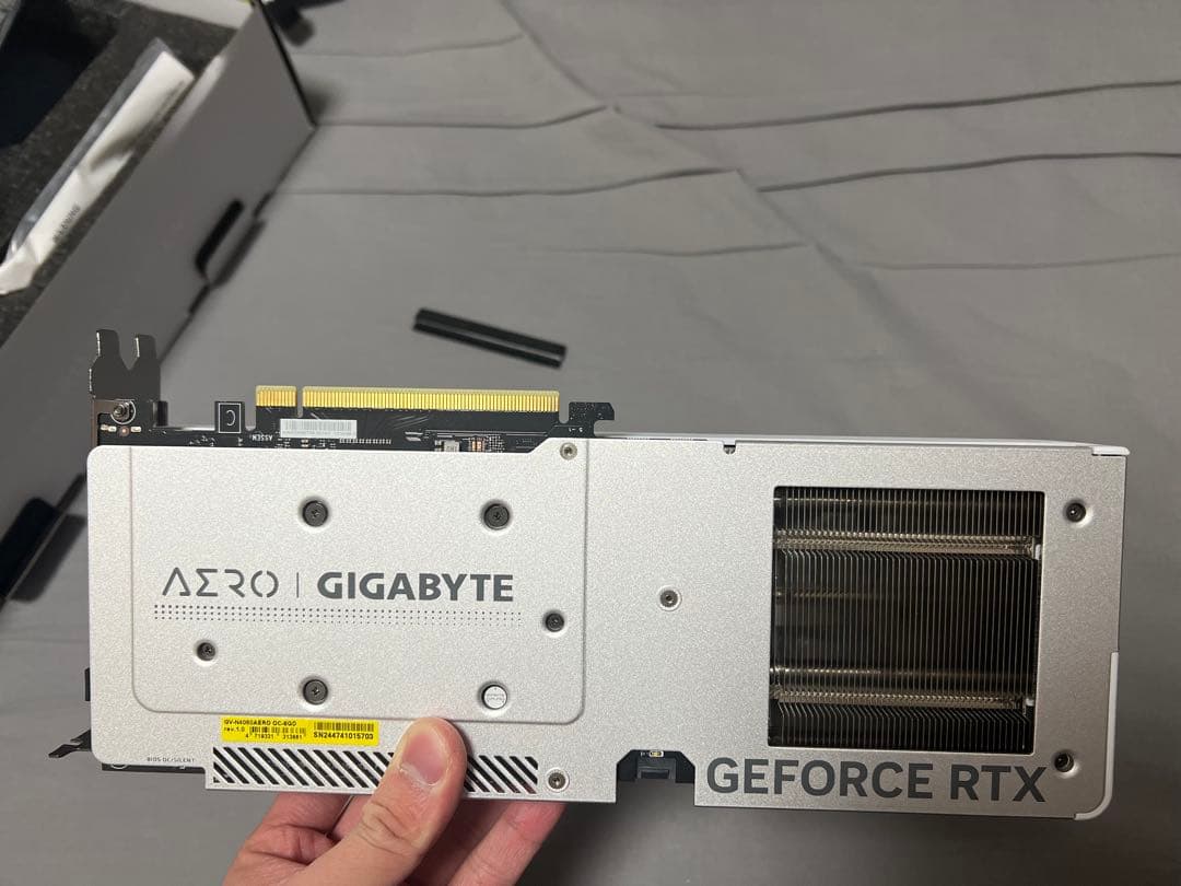中古GIGABYTE AERO OC 8G GeForce RTX 4060