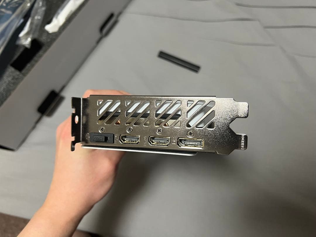 中古GIGABYTE AERO OC 8G GeForce RTX 4060