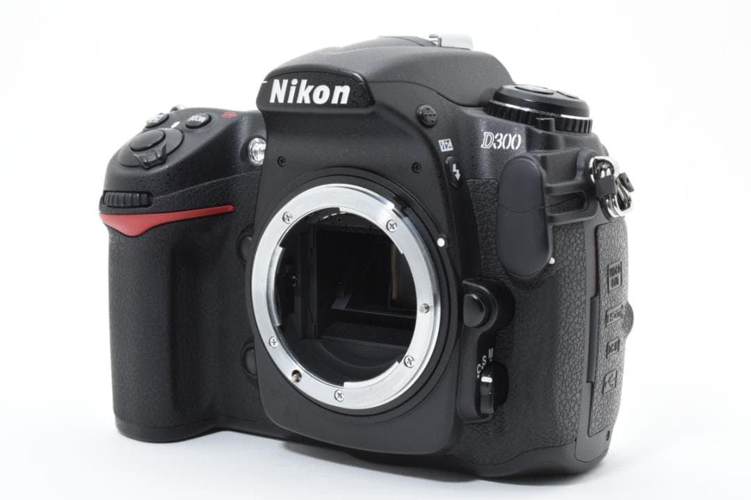■ 美品・ショット数6973回 ■ ニコン Nikon D300 ボディ