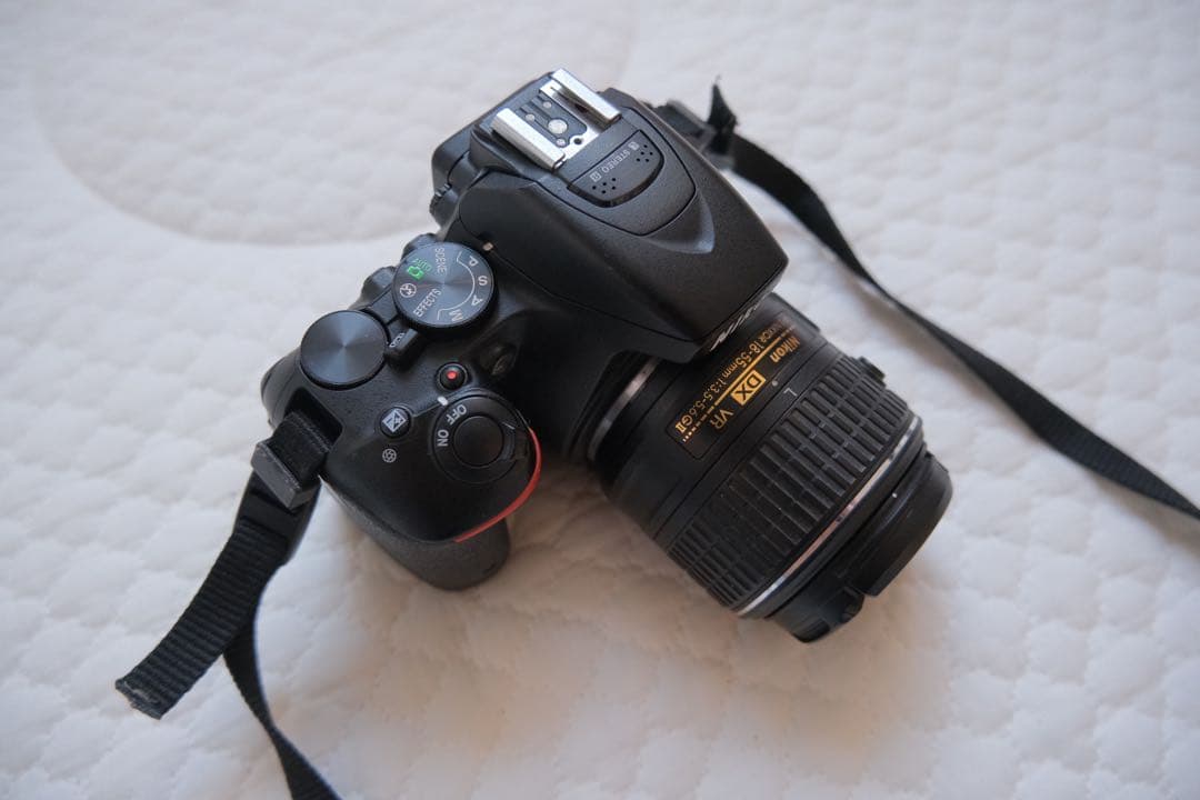 【美品】Nikon 一眼レフカメラ D5500 ダブルズームキット