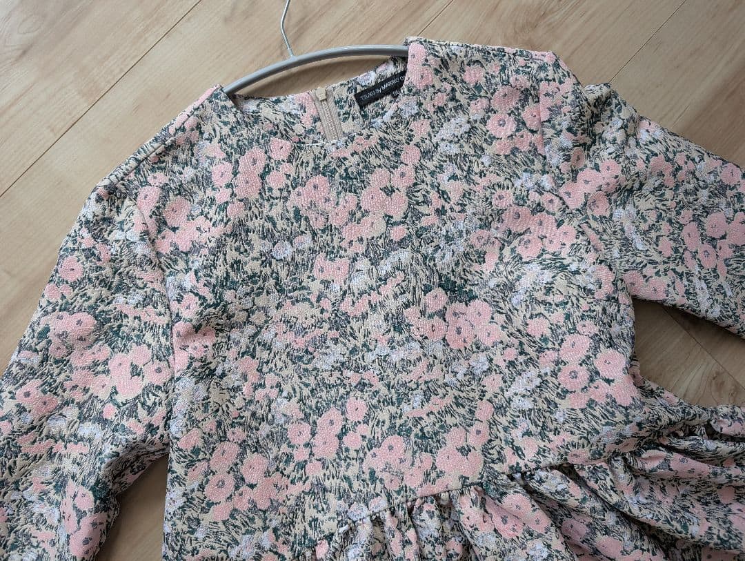 ツルバイマリコオイカワ　花柄　Gala ブラウス