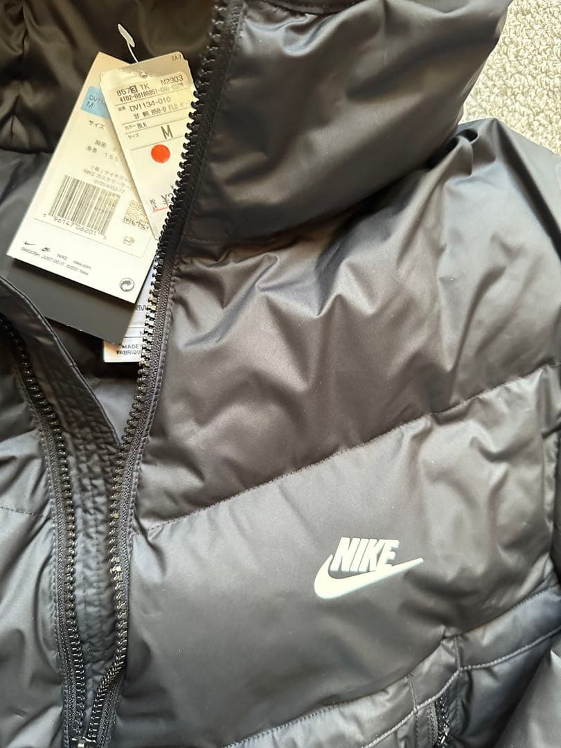 新品タグ付き　NIKE ナイキダウンベンチコートSF WR DV1134-010