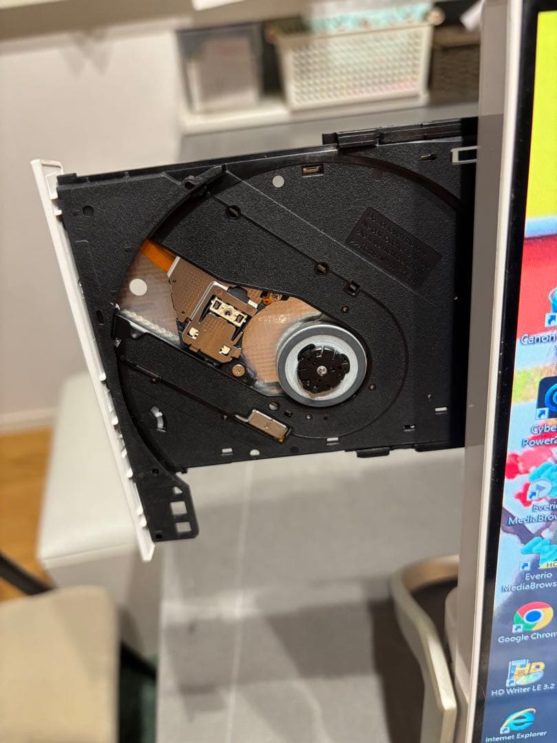 デスクトップPCセット ホワイト富士通FMV ESPRIMO FMVF70B3W