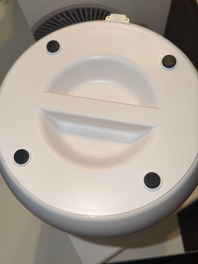 SchwarzWald UV-C空間除菌装置