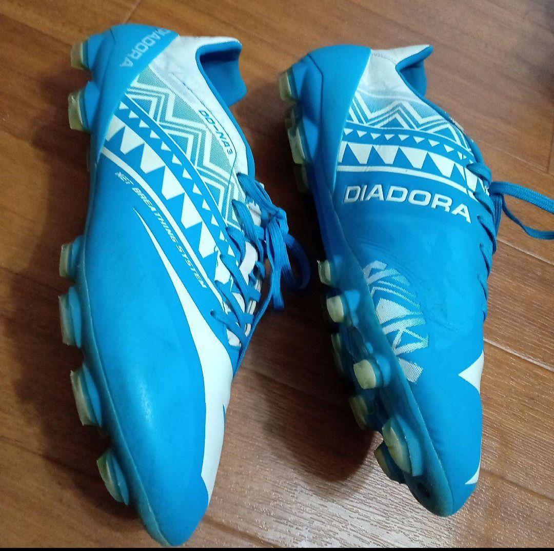 DIADORA　サッカースパイク