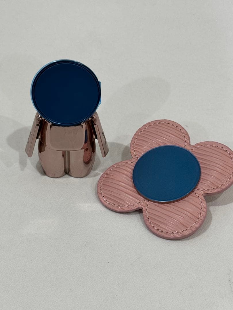 ルイヴィトン ヴィヴィエンヌ ピクチャーホルダー ポストカード4枚