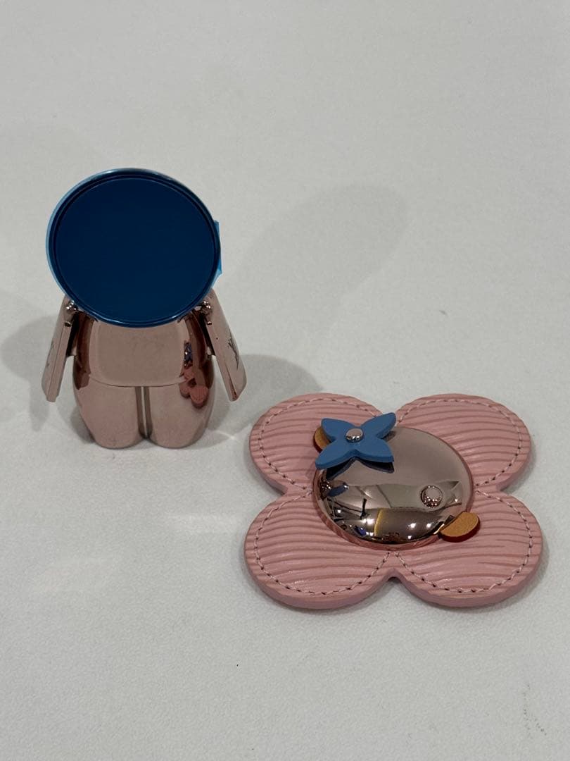 ルイヴィトン ヴィヴィエンヌ ピクチャーホルダー ポストカード4枚