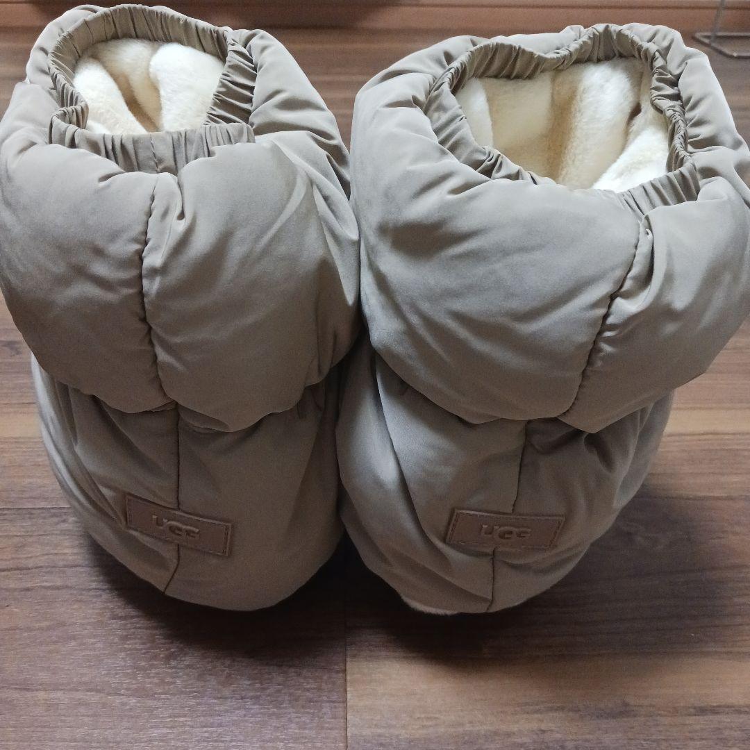 2726　UGG　クラシックミニ　ディッパーパッファー　24　チェスナット　新品