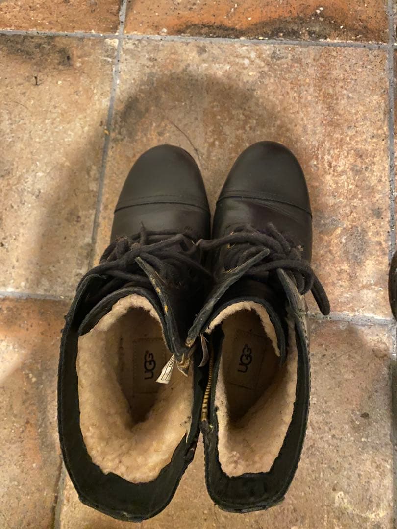 1月限定販売❣️UGGブラックレザーブーツ❣️