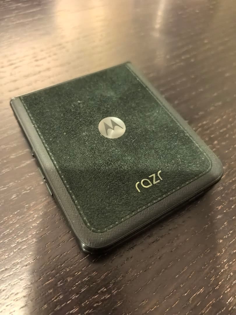 motorola razr 60 ULTRA 本体国内版スカラベグリーン