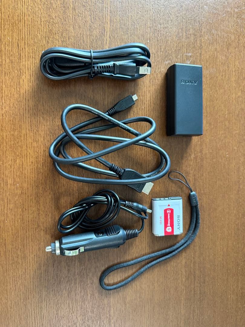 a*s様 【即発送】防水ビデオカメラHDR-GW77Vと別売付属品(おまけ付き)